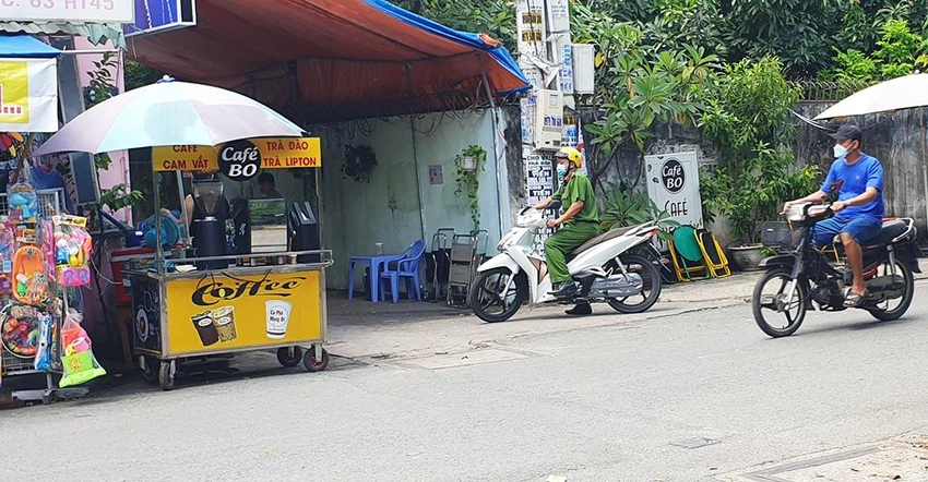 Công an quận 12 đã khám nghiệm hiện trường, lấy lời khai, điều tra vụ việc. Ảnh: NT Công an quận 12 đã khám nghiệm hiện trường, lấy lời khai, điều tra vụ việc. Ảnh: NT