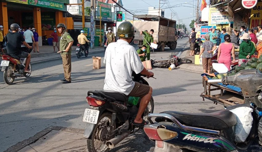 Vụ tai nạn chết người xảy ra vào sáng ngày 20-9 trên đường Hương lộ 80. Ảnh: HT Vụ tai nạn chết người xảy ra vào sáng ngày 20-9 trên đường Hương lộ 80. Ảnh: HT