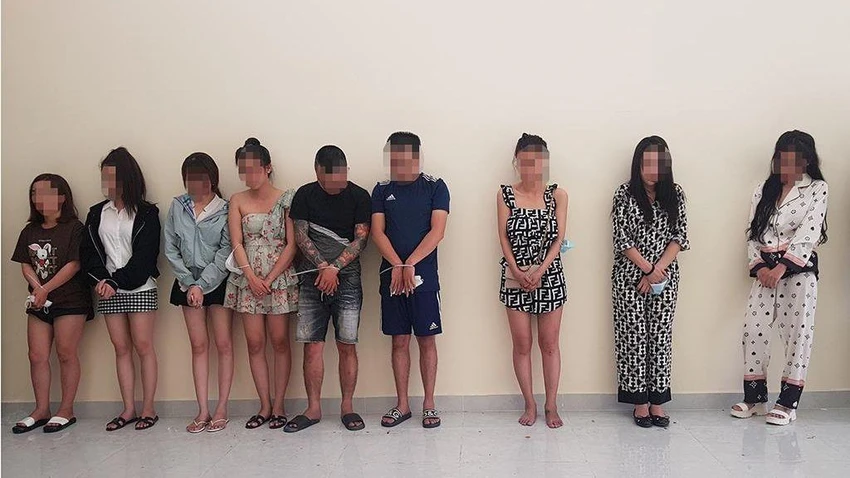 Trong số này, có không ít các cô gái trẻ tuổi. Ảnh: CA Trong số này, có không ít các cô gái trẻ tuổi. Ảnh: CA