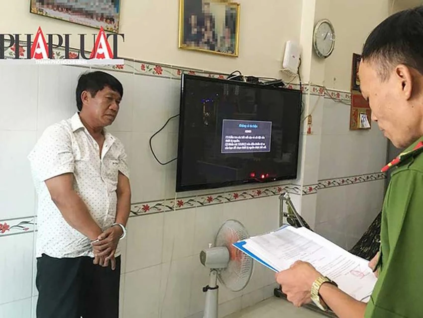 Sau khi Báo Pháp Luật TP.HCM phản ánh, Công an quận Thủ Đức lúc đó đã mời làm việc, thực hiện khám xét nơi ở của ông Châu. Ảnh tư liệu Sau khi Báo Pháp Luật TP.HCM phản ánh, Công an quận Thủ Đức lúc đó đã mời làm việc, thực hiện khám xét nơi ở của ông Châu. Ảnh tư liệu
