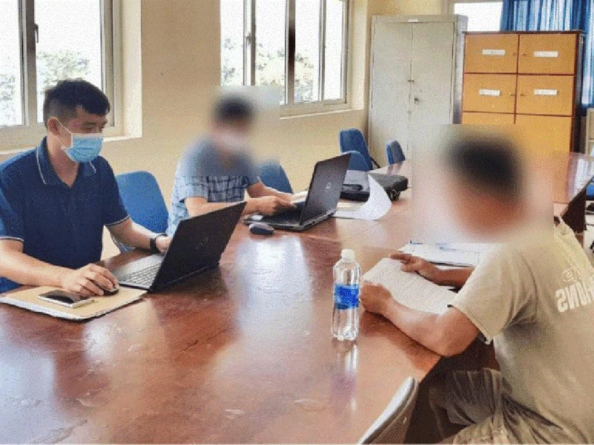 Phóng viên, giảng viên đại học bị công an mời lên xử lý vì đăng tin câu like công an xử lý đăng tin sai sự thật