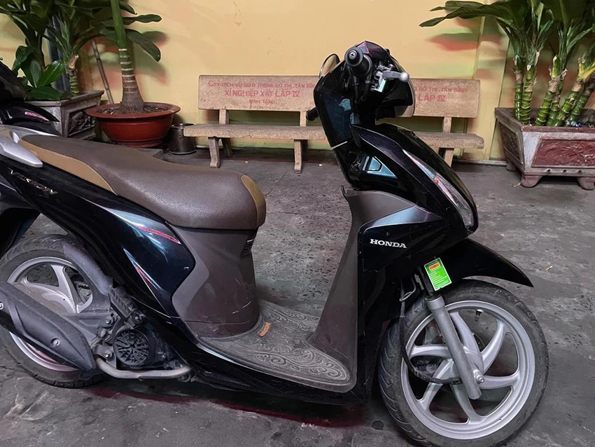 Thanh niên cầm dao cướp xe máy của phụ nữ giữa ban ngày thanh-nien-cam-dao-cuop-xe-may-cua-phu-nu