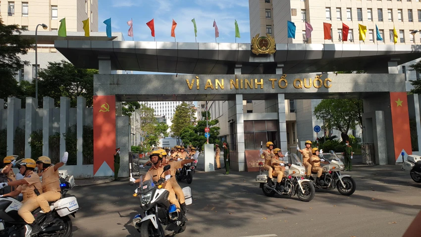 Công an TP.HCM ra quân tấn công, trấn áp tội phạm Tết Nguyên đán 2023 cong-an-tphcm-thuc-hien-cao-diem-tan-cong-tran-ap-toi-pham-tet-nguyen-dan-2023