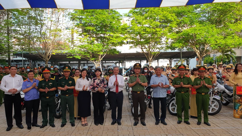 Công an TP.HCM ra quân tấn công, trấn áp tội phạm Tết Nguyên đán 2023 cong-an-tphcm-thuc-hien-cao-diem-tan-cong-tran-ap-toi-pham-tet-nguyen-dan-2023