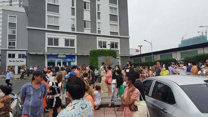 Cháy chung cư đường Kinh Dương Vương, hàng trăm cư dân bỏ chạy chay-chung-cu-moonlight-boulevard-binh-tan