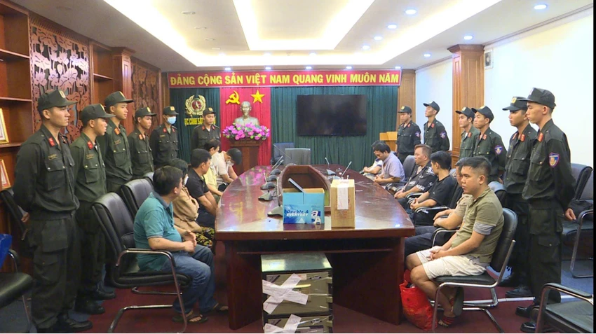 cuc-canh-sat-hinh-su-bat-duong-day-ca-do-mua-world-cup