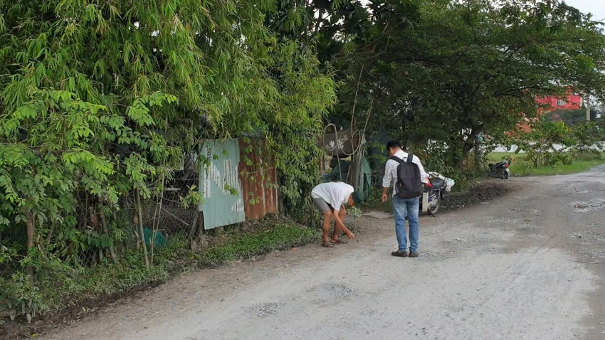 Xe ôm công nghệ bị cướp đâm ở Bà Điểm lúc sáng sớm cuop-dam-xe-om-grab-cuop-xe-o-ba-diem
