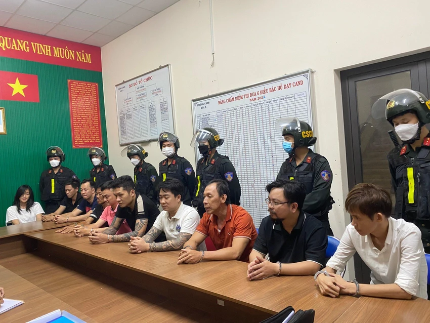 Nhóm giang hồ tổ chức cá độ mùa World Cup 2022 có cả súng giang-ho-ca-do-mua-world-cup-2022-co-ca-sung