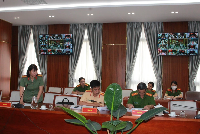 Công an TP đánh giá cao thực hiện cao điểm ‘90 ngày, đêm’ hoi-nghi-truc-tuyen-90-ngay-dem