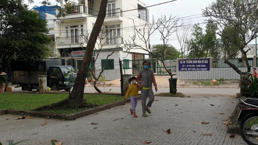 2 bé gái mất liên lạc ở TP.HCM vượt 300km xuống Cà Mau bằng cách nào 2-be-gai-tu-tphcm-xuong-tan-ca-mau