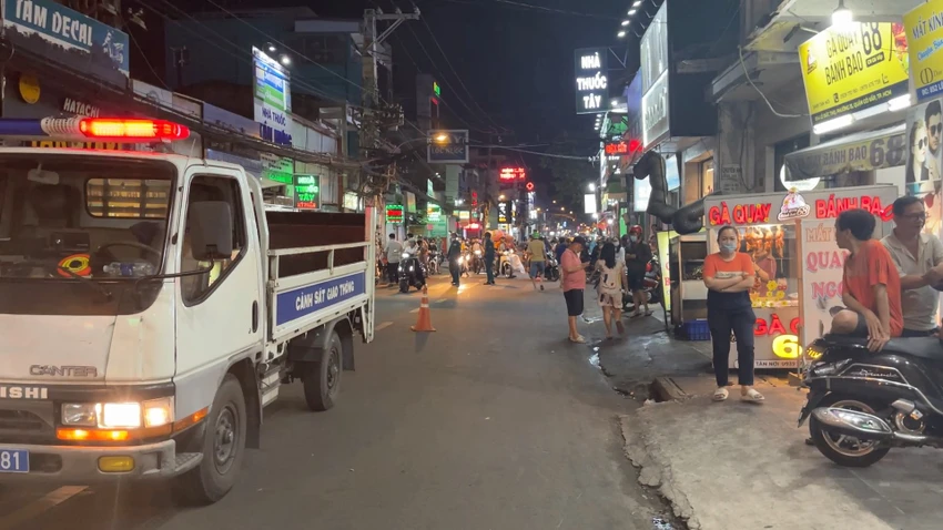 Công an quận Gò Vấp sau đó phong tỏa hiện trường, điều tra làm rõ. Ảnh: HT Công an quận Gò Vấp sau đó phong tỏa hiện trường, điều tra làm rõ. Ảnh: HT