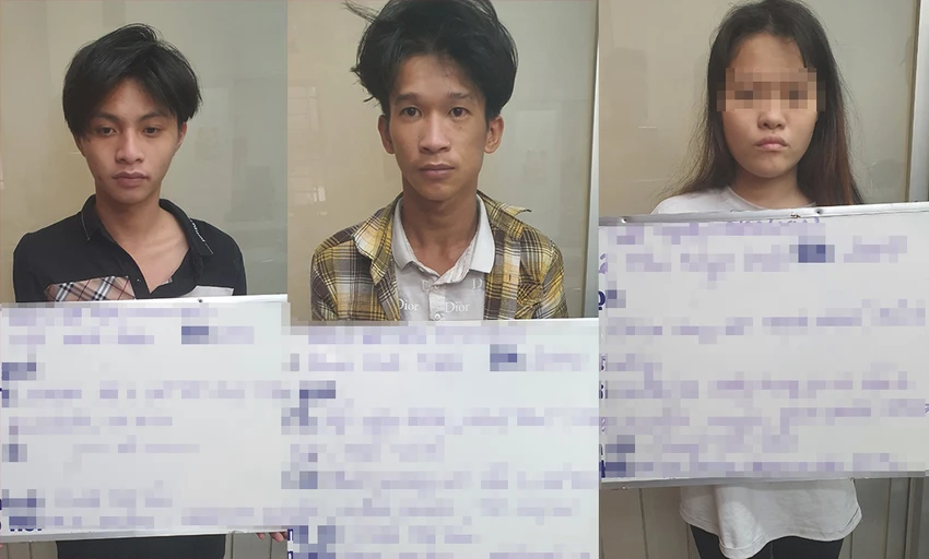 Nhóm Hậu, Tiến và Hân (từ trái qua) tại cơ quan điều tra. Ảnh: CA Nhóm Hậu, Tiến và Hân (từ trái qua) tại cơ quan điều tra. Ảnh: CA