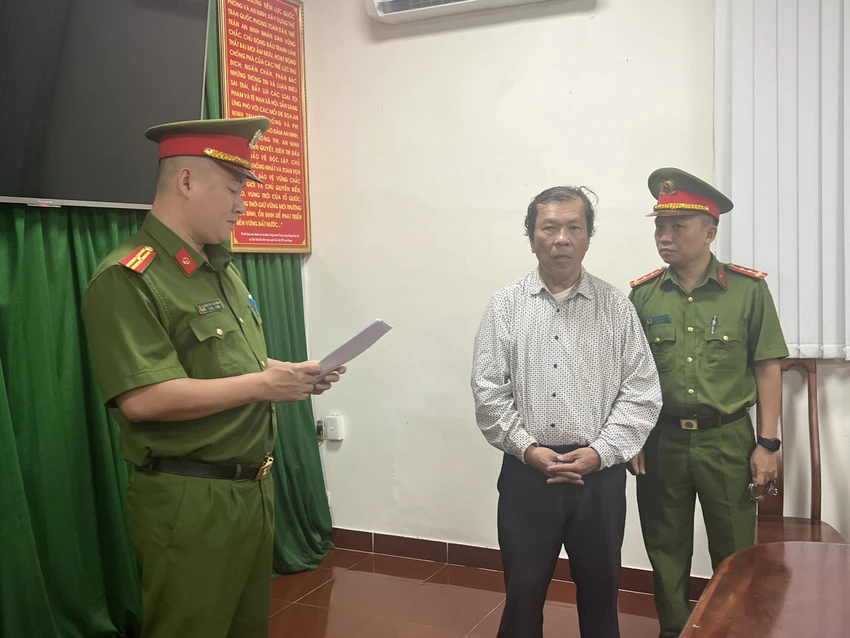 Ông Trần Văn Sỹ cũng bị công an bắt giam. Ảnh: CA Ông Trần Văn Sỹ cũng bị công an bắt giam. Ảnh: CA