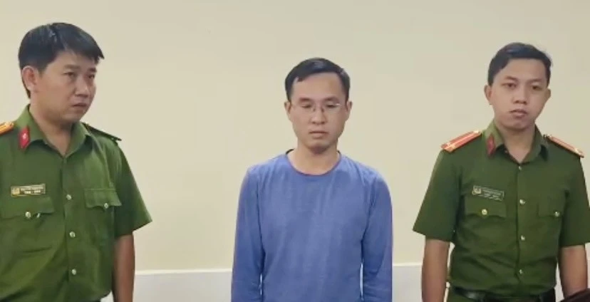 Ông Mai Văn Quân bị bắt để điều tra. Ảnh: CA
