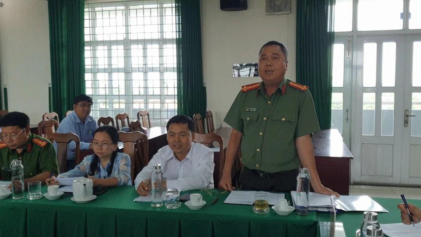 Đại tá Phạm Hoàng Thảo, Trưởng Công an huyện Bình Chánh đề xuất rút ngắn thời hạn xử lý tang vật vi phạm hành chính để tránh lãng phí... Ảnh: NT