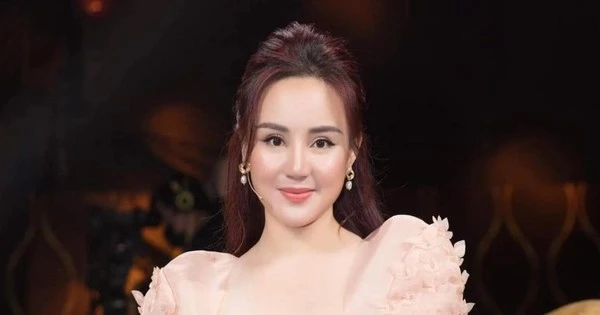 Ca sỹ Vy Oanh cho rằng ông Tuấn không thể đứng ra thay mẹ mình tố giác trong trường hợp này. Ảnh: PLO Ca sỹ Vy Oanh cho rằng ông Tuấn không thể đứng ra thay mẹ mình tố giác trong trường hợp này. Ảnh: PLO