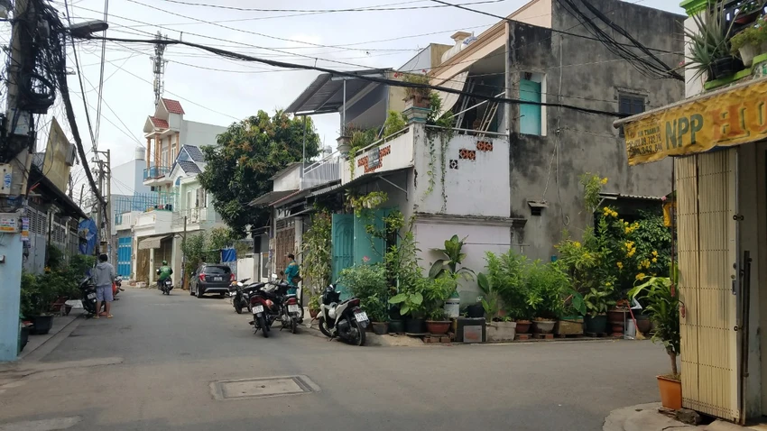 Theo người dân, nạn nhân 42 tuổi, sống cùng cha ruột tại căn nhà nói trên. Ảnh: HT Theo người dân, nạn nhân 42 tuổi, sống cùng cha ruột tại căn nhà nói trên. Ảnh: HT