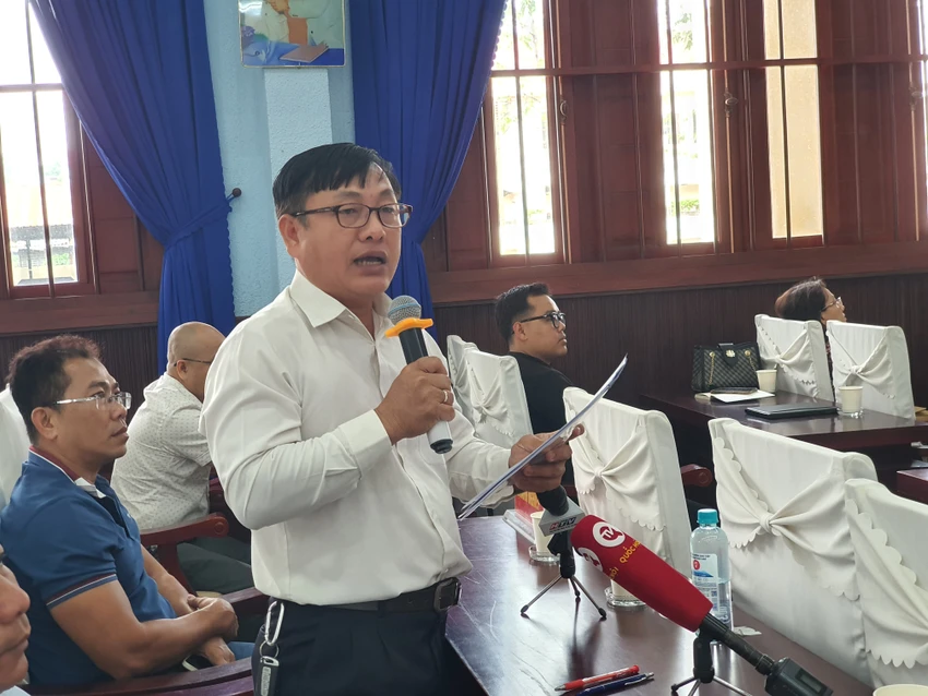 Cử tri ở huyện Củ Chi nêu các ý kiến. Ảnh: NT Cử tri ở huyện Củ Chi nêu các ý kiến. Ảnh: NT