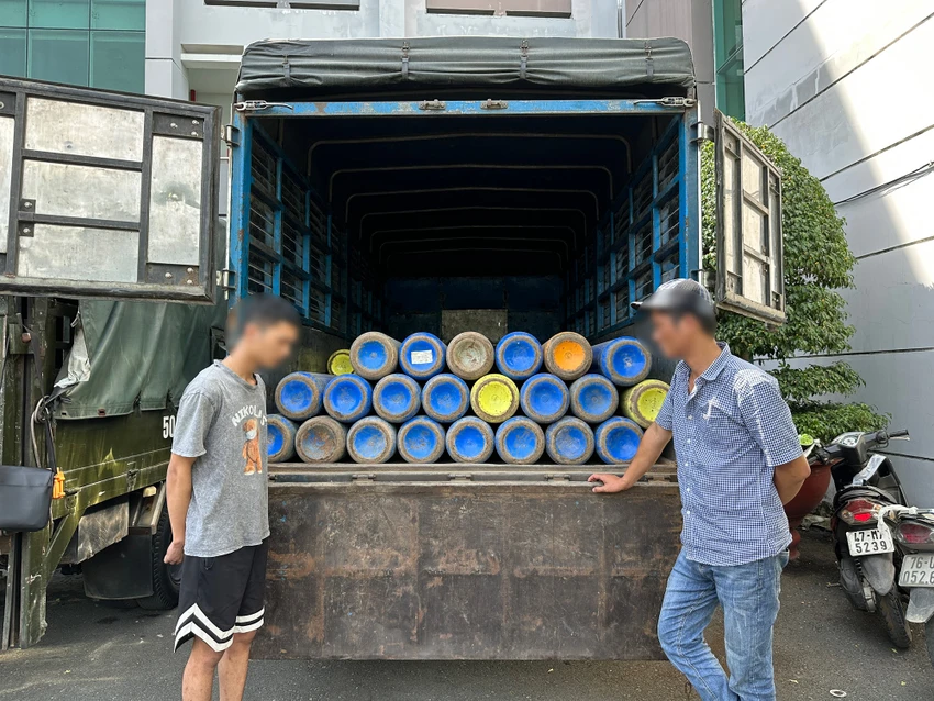 Hiện toàn bộ tang vật phương tiện đã được công an tạm giữ để phục vụ điều tra. Ảnh: NT Hiện toàn bộ tang vật phương tiện đã được công an tạm giữ để phục vụ điều tra. Ảnh: NT