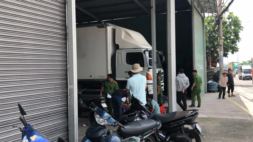 Vụ tai nạn xảy ra trên Quốc lộ 1 khiến hai người tử vong. Ảnh: HT Vụ tai nạn xảy ra trên Quốc lộ 1 khiến hai người tử vong. Ảnh: HT