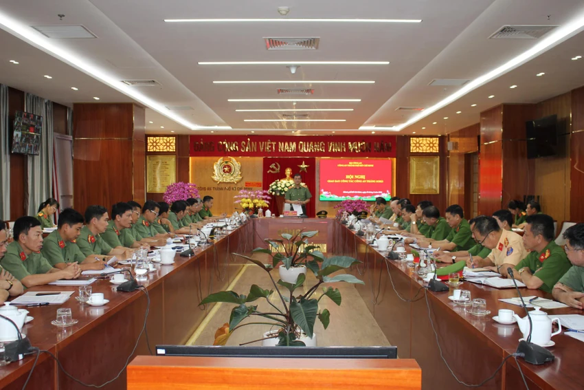 Hội nghị còn có sự tham gia của đại diện lãnh đạo các phòng nghiệp vụ thuộc Công an TP.HCM. Ảnh: CA Hội nghị còn có sự tham gia của đại diện lãnh đạo các phòng nghiệp vụ thuộc Công an TP.HCM. Ảnh: CA