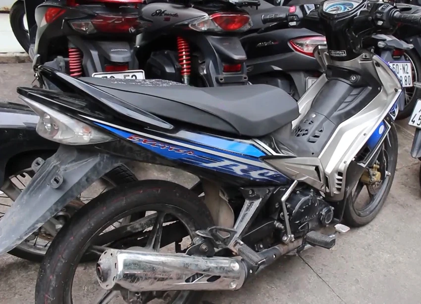 Chiếc xe tang vật mà Hà và Nghĩa dùng đi cướp giật. Ảnh: CA
