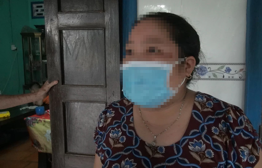 Chị L cho biết thông tin trên mạng đăng tải về việc chủ trâu đòi bồi thường trâu bị tông chết là không chính xác. Ảnh: NT Chị L cho biết thông tin trên mạng đăng tải về việc chủ trâu đòi bồi thường trâu bị tông chết là không chính xác. Ảnh: NT
