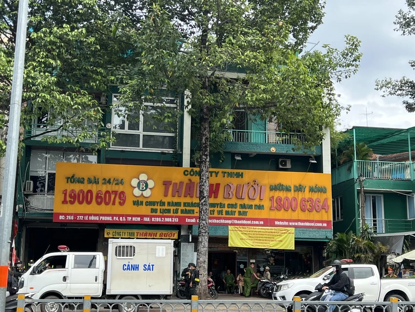 cong-an-dong-nai-kham-xet-tru-so-cong-ty-thanh-buoi-o-tphcm-2.jpg