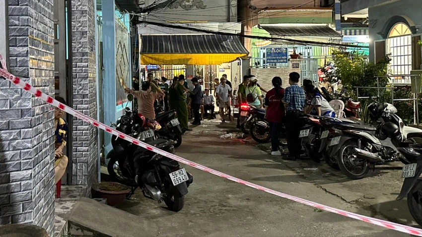 Nhân chứng vụ án mạng chết 3 người ở quận 8: 'Thanh niên chở theo can xăng 20 lít'