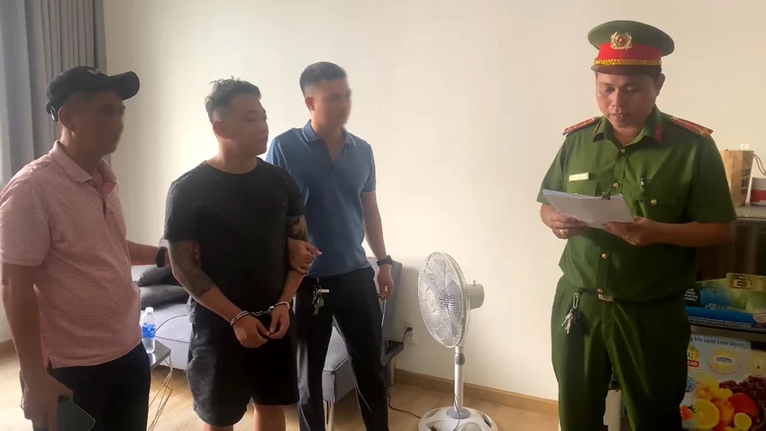 Bắt nhóm vay lãi nặng tạt sơn khủng bố từ Bình Dương lên đến TP.HCM