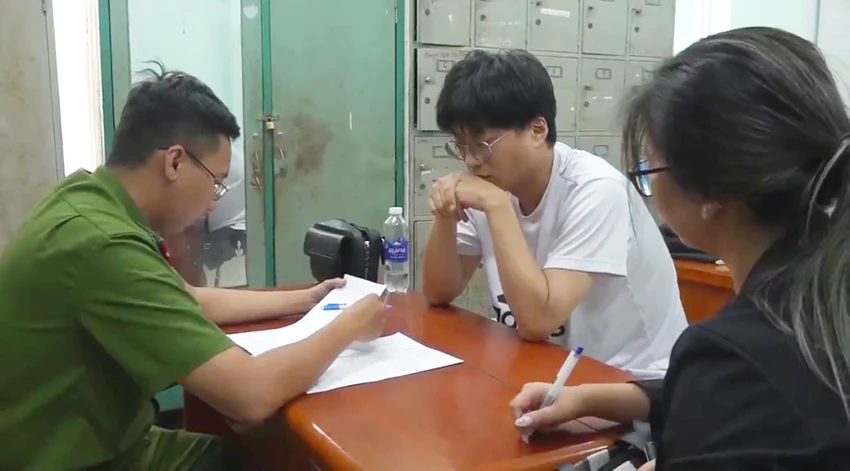 Công an TPHCM bắt một người Hàn Quốc bị Interpol truy nã