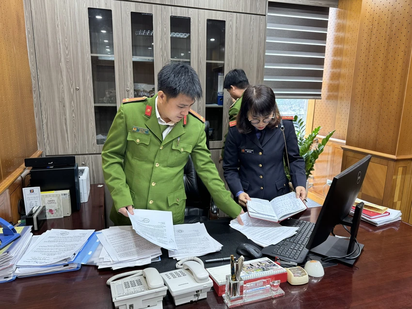 Phó Cục Trưởng Cục Đăng kiểm Việt Nam cùng nhiều người bị bắt