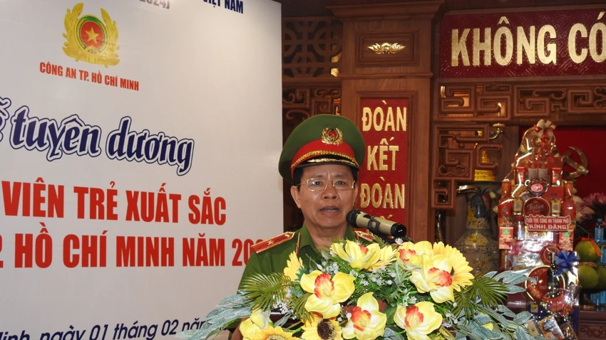 31-dang-vien-tre-thuoc-cong-an-tp-hcm-duoc-tuyen-duong-2.jpg