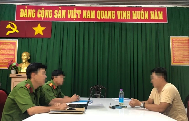 Công an xử phạt người quay CSGT đo nồng độ cồn rồi xuyên tạc