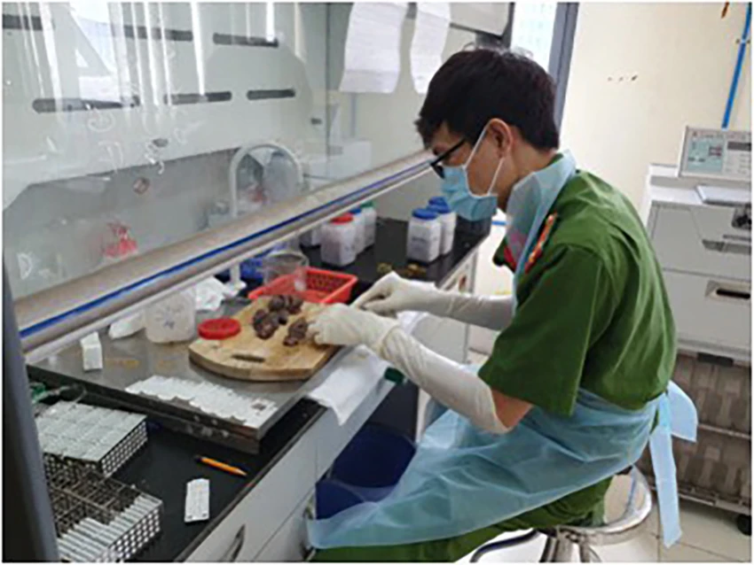 thieu-tuong-mai-hoang-bieu-duong-luc-luong-phap-y-cong-an-tp-hcm-2.jpg