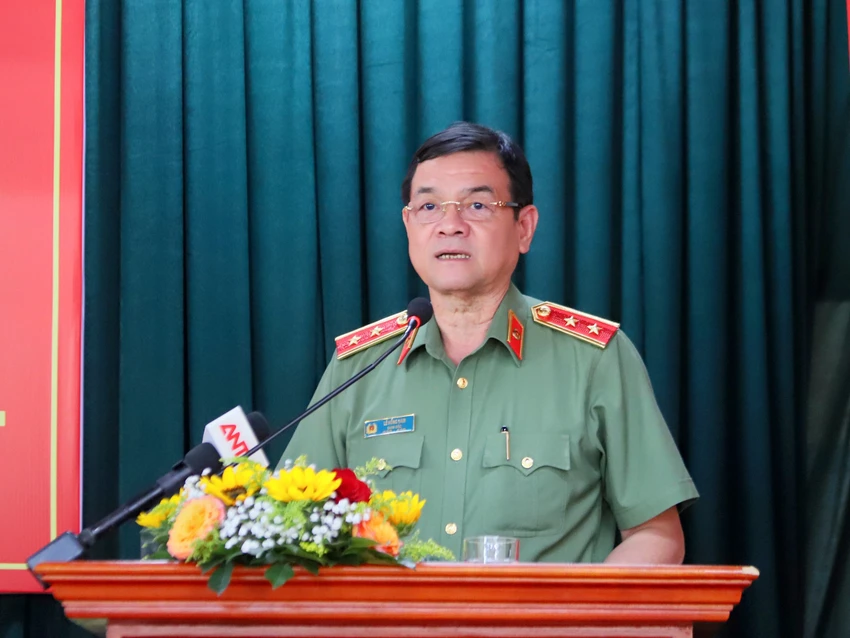 cong-an-quan-tan-binh-duoc-khen-thuong-vi-thanh-tich-pha-an.jpg