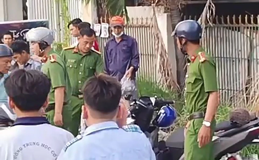 Vừa rời chỗ làm, người phụ nữ bị tấn công bằng dao rọc giấy ở Bình Chánh