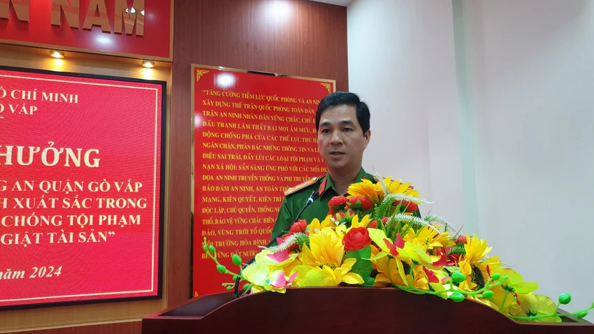 thieu-nu-cung-hai-nguoi-dan-ong-bat-cuop-giat-o-go-vap-duoc-khen-thuong-2.jpg