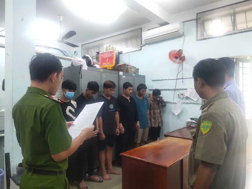 Thanh niên thuê tạt sơn 4 địa điểm giá 8 triệu để gây áp lực đòi nợ ở Bình Tân