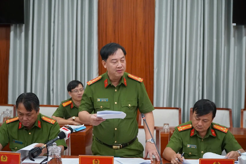 cong-an-tp-hcm-cung-ban-chuyen-co-truc-thang-chua-chay-5.jpg