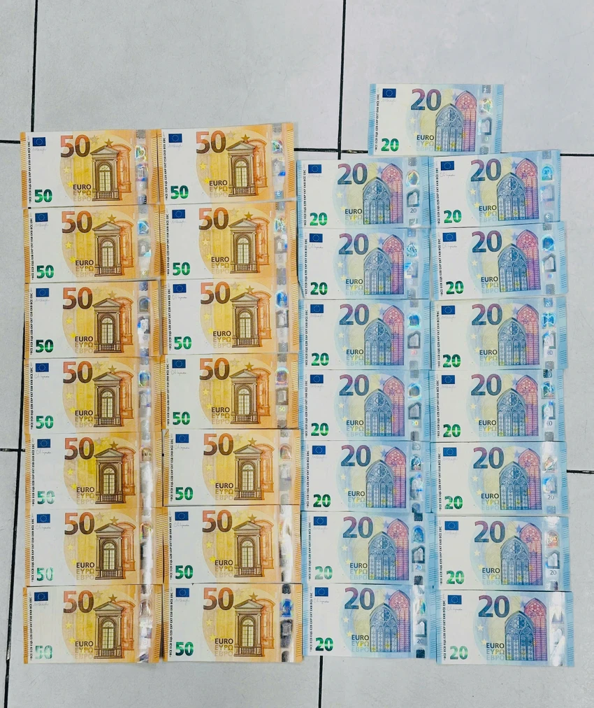Nhân viên dọn phòng khách sạn trộm 2.000 Euro của du khách Pháp