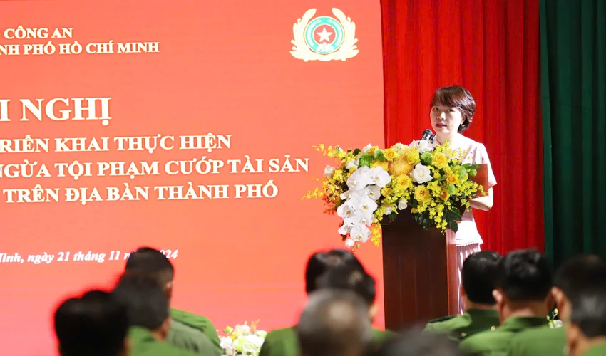 thieu-tuong-mai-hoang-cuop-ngan-hang-vua-gay-mat-tien-mat-uy-tin-3.jpg