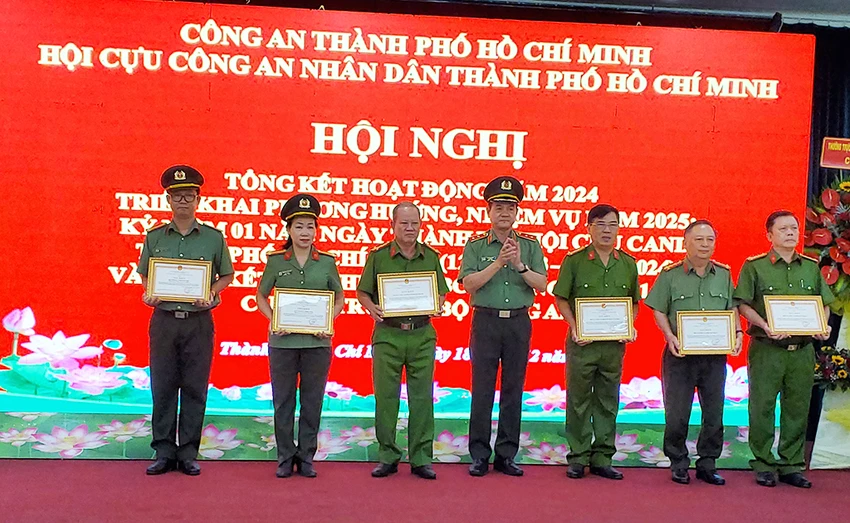 hoi-cuu-cong-an-nhan-dan-cung-tham-gia-giu-gin-antt-o-dia-phuong-2.jpg