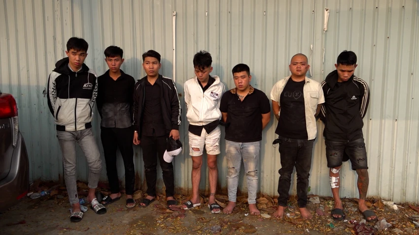 nhom-bat-coc-co-gai-doi-tien-chuoc-150-trieu-o-vinh-long-bi-bat-tai-tp-hcm (2).jpg