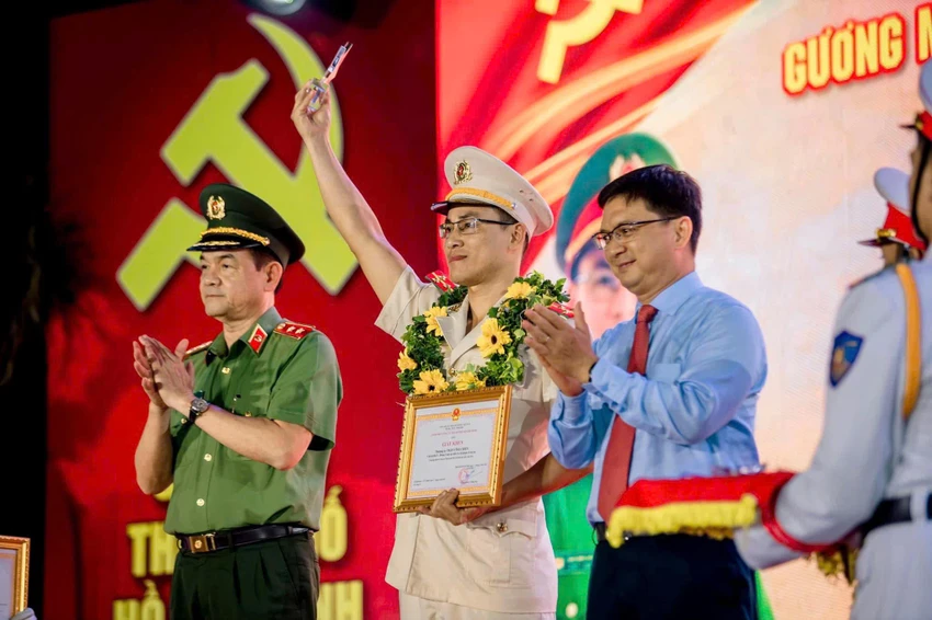 Thượng úy Trần Vĩnh Chiến được đề cử gương mặt trẻ Việt Nam tiêu biểu năm 2024