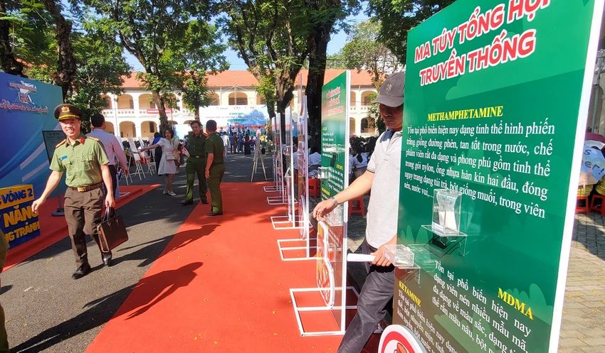 trung-tuong-le-hong-nam-hoc-sinh-phai-tro-thanh-phao-dai-bat-kha-xam-pham-voi-ma-tuy-8.jpg