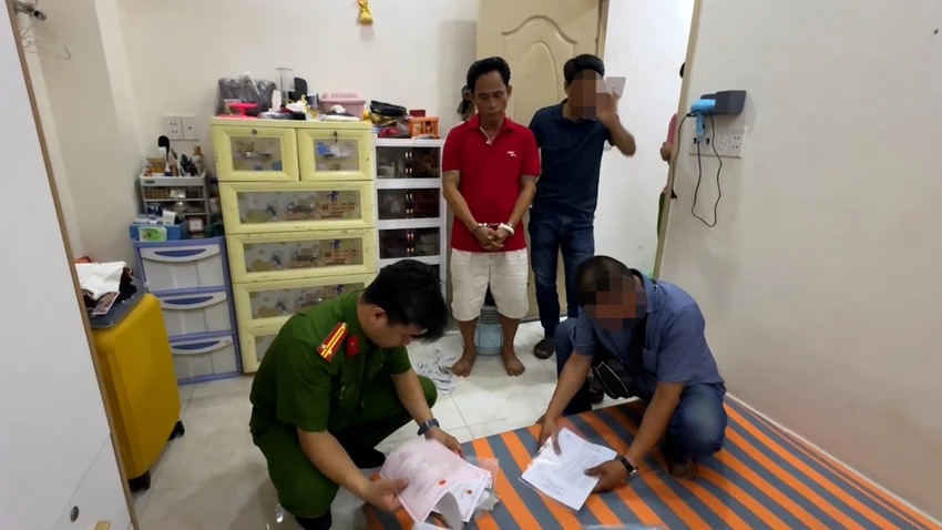 bat-bang-ra-gia-bao-ke-boc-xep-hang-o-cho-binh-tay-1.jpg