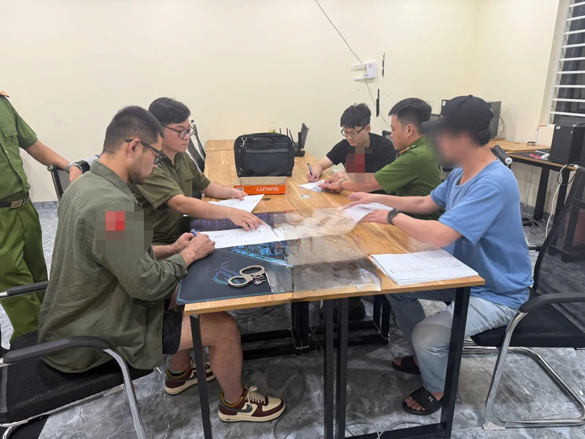 30-nguoi-trung-quoc-lap-tru-so-lua-dao-tai-mot-cua-hang-tien-loi-o-tp-thu-duc-23.jpg