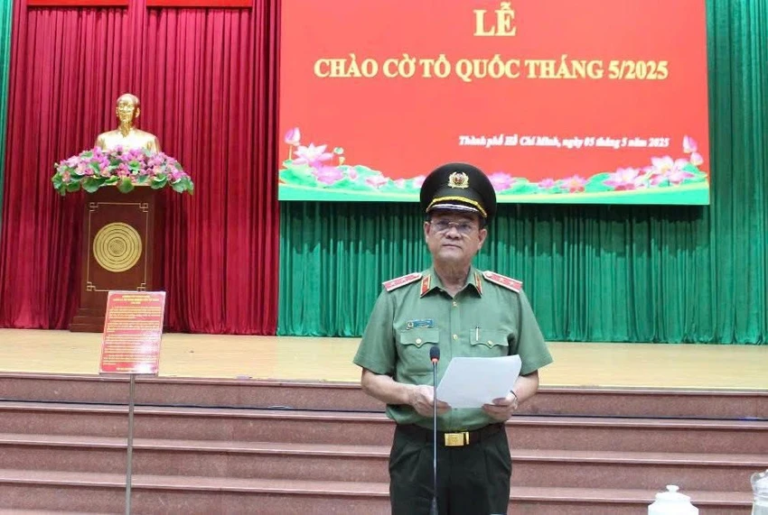 cong-an-tp-hcm-cong-bo-thu-khen-va-trao-thuong-cua-bo-cong-an-doi-voi-06-tap-the (1).jpg