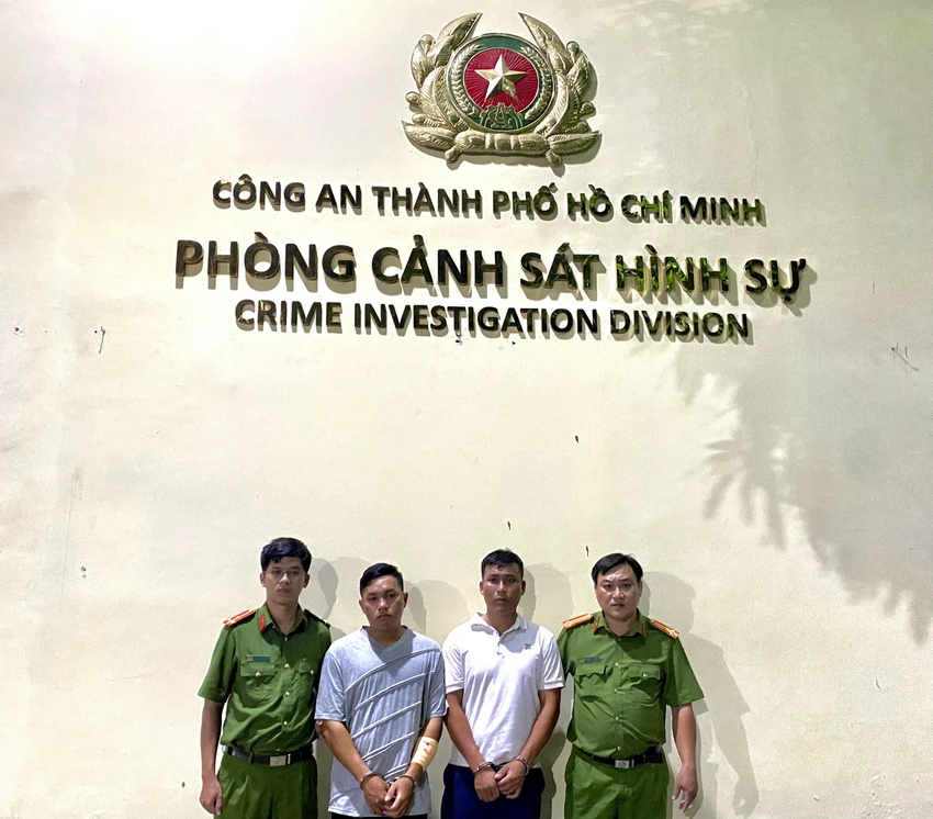 Công an TP.HCM nhanh chóng bắt Đông và Đạt trong vụ cướp tiệm vàng ở Hóc Môn